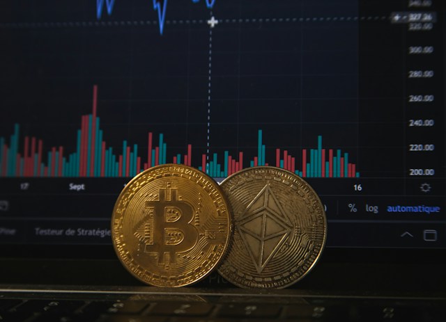 Bitcoin (BTC) Surpasses $40,000, Ethereum (ETH) Reaches $2,200 Amid Broader Crypto Rally