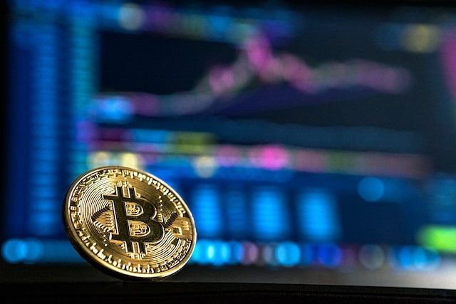 Bitcoin’s Million-Dollar Dream: NYCB Crisis Reignites Speculation for BTC